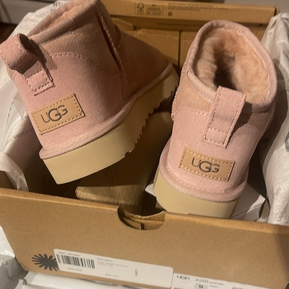 UGG Classic Ultra Mini Boot Pink Suede Ankle Pull On Round Toe, Size 9 - Picture 3 of 9